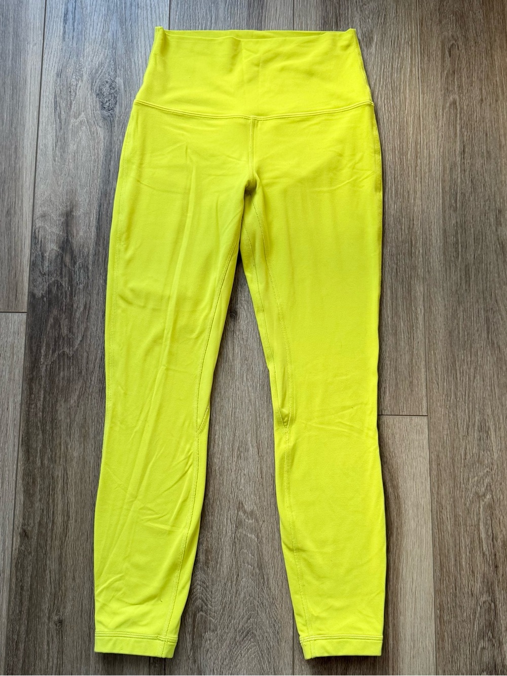 Lululemon High rise Align Pant 25’ size 6 Yellow Serpentine